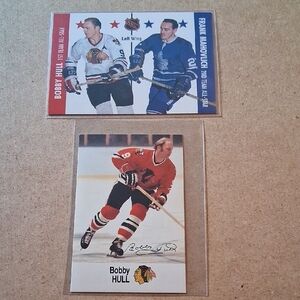 Bobby Hull Hockey Card Lot with Chicago Blackhawks Artwork
